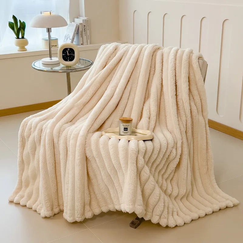 Luxurious Faux Fur Blanket – Super Soft, Warm & Timelessly Elegant