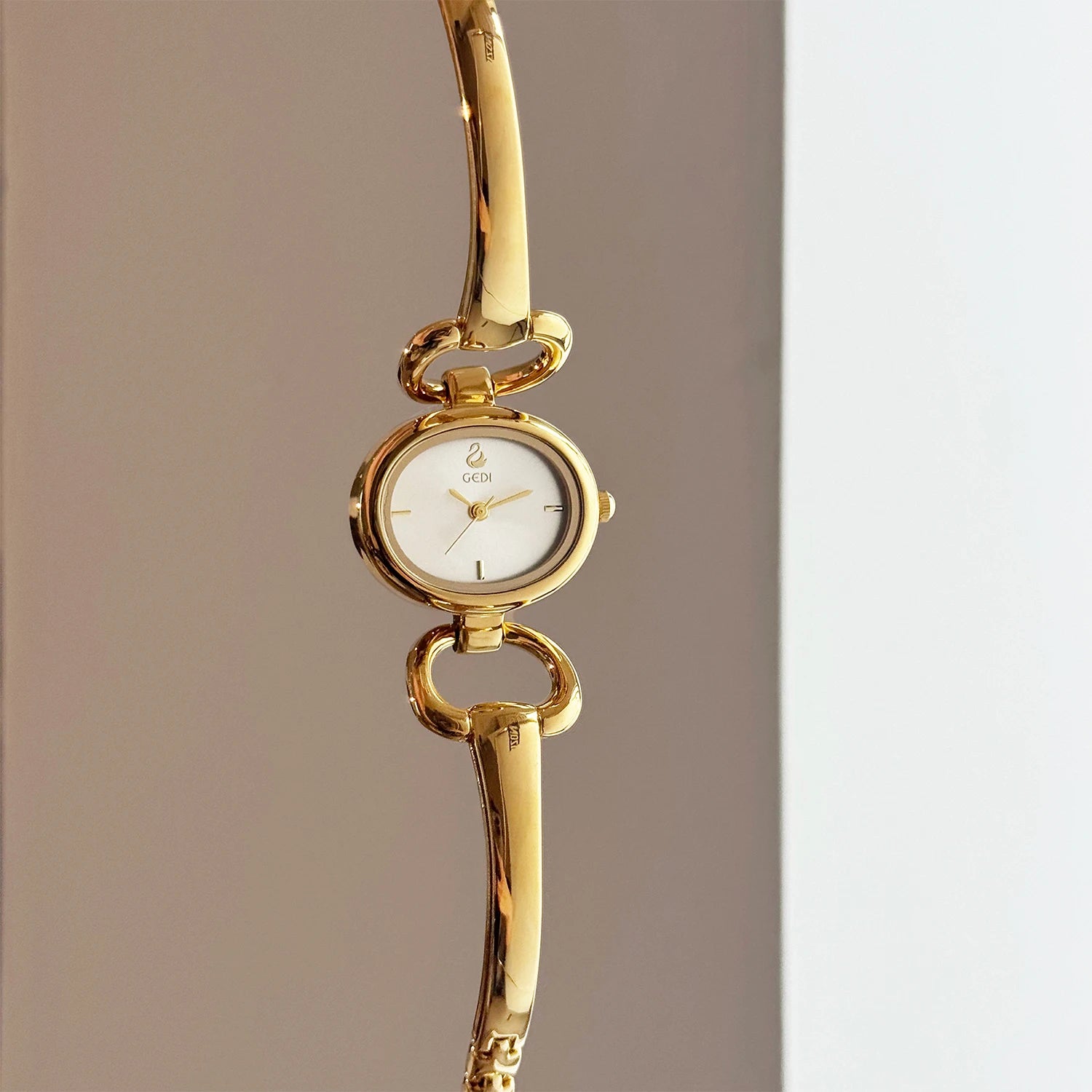 Luxury Vintage Women’s Skeleton Quartz Watch – Bracelet-Style Dress Wristwatch