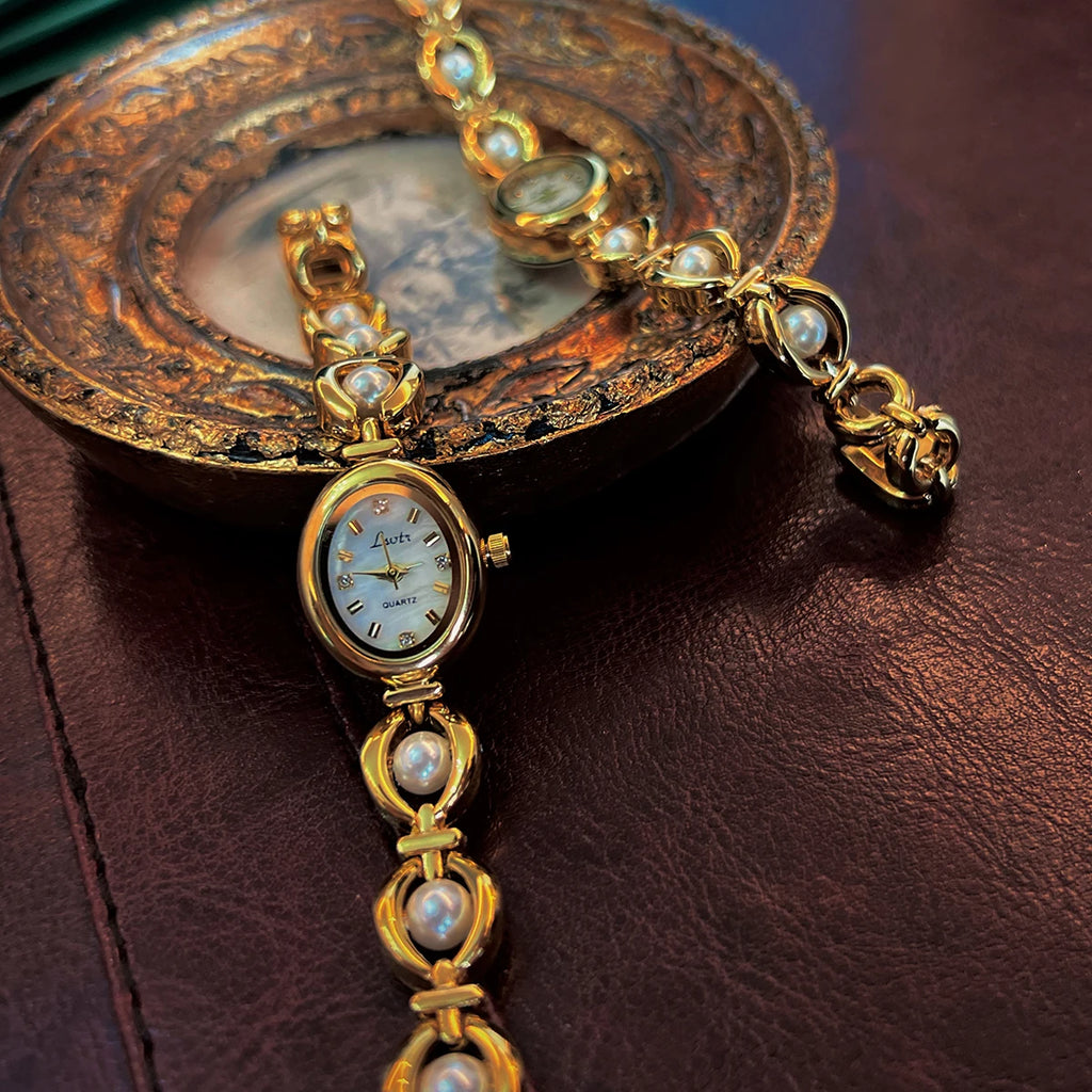 Elegant Pearl Strap Women’s Watch – Fashionable Oval Quartz Timepiece 30mm