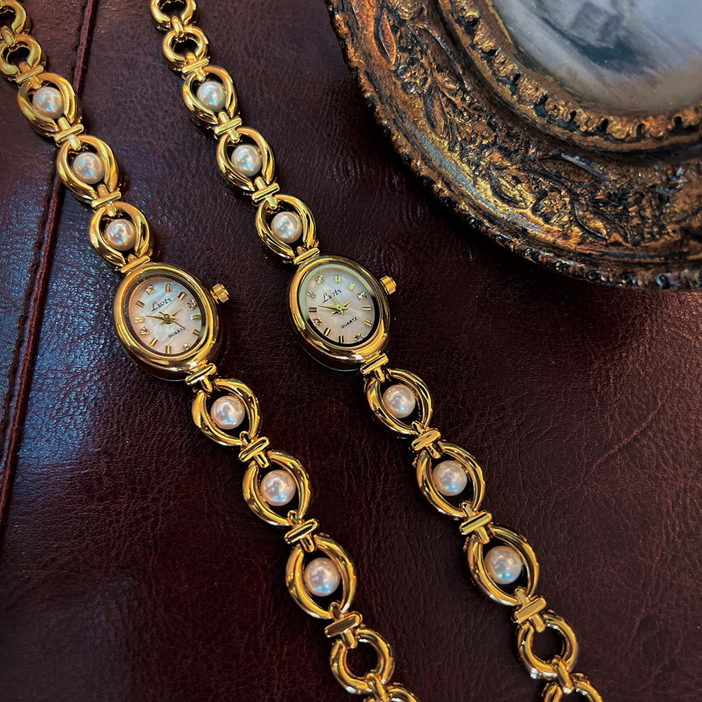 Elegant Pearl Strap Women’s Watch – Fashionable Oval Quartz Timepiece 30mm