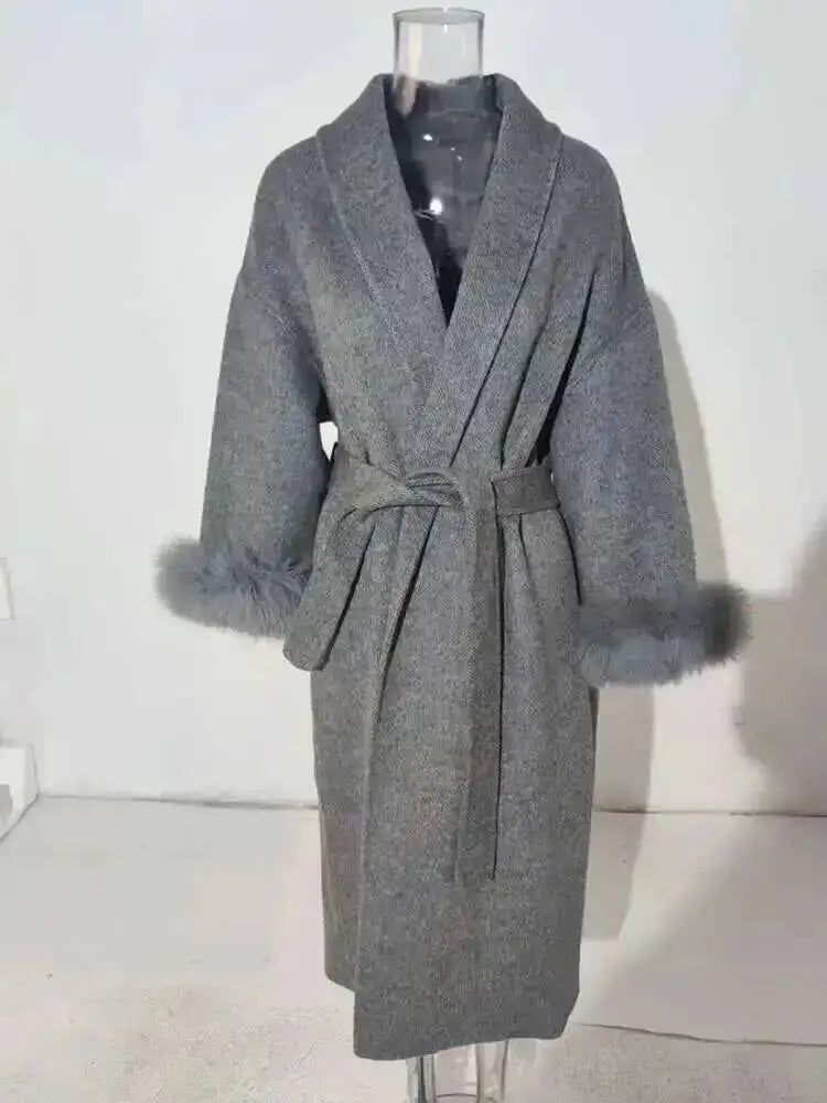 Elegant Woolen Overcoat with Fur Patchwork