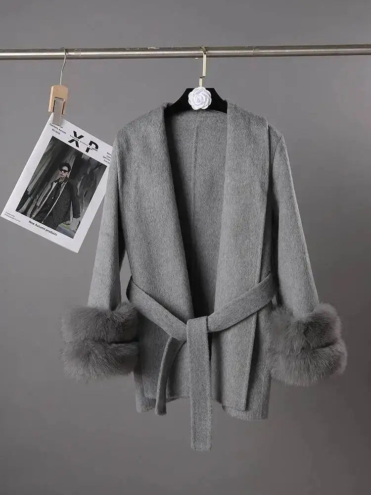 Elegant Woolen Overcoat with Fur Patchwork