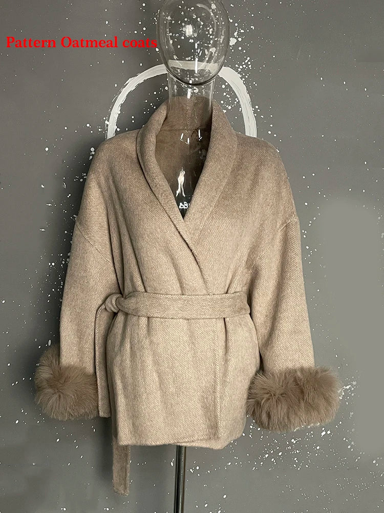 Elegant Woolen Overcoat with Fur Patchwork