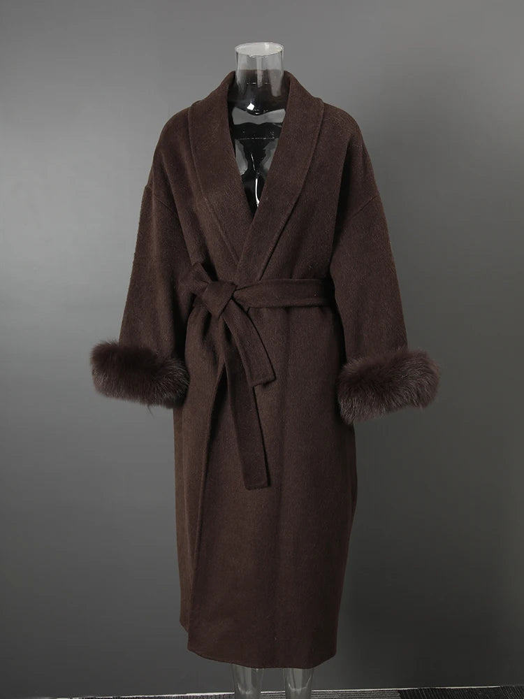 Elegant Woolen Overcoat with Fur Patchwork