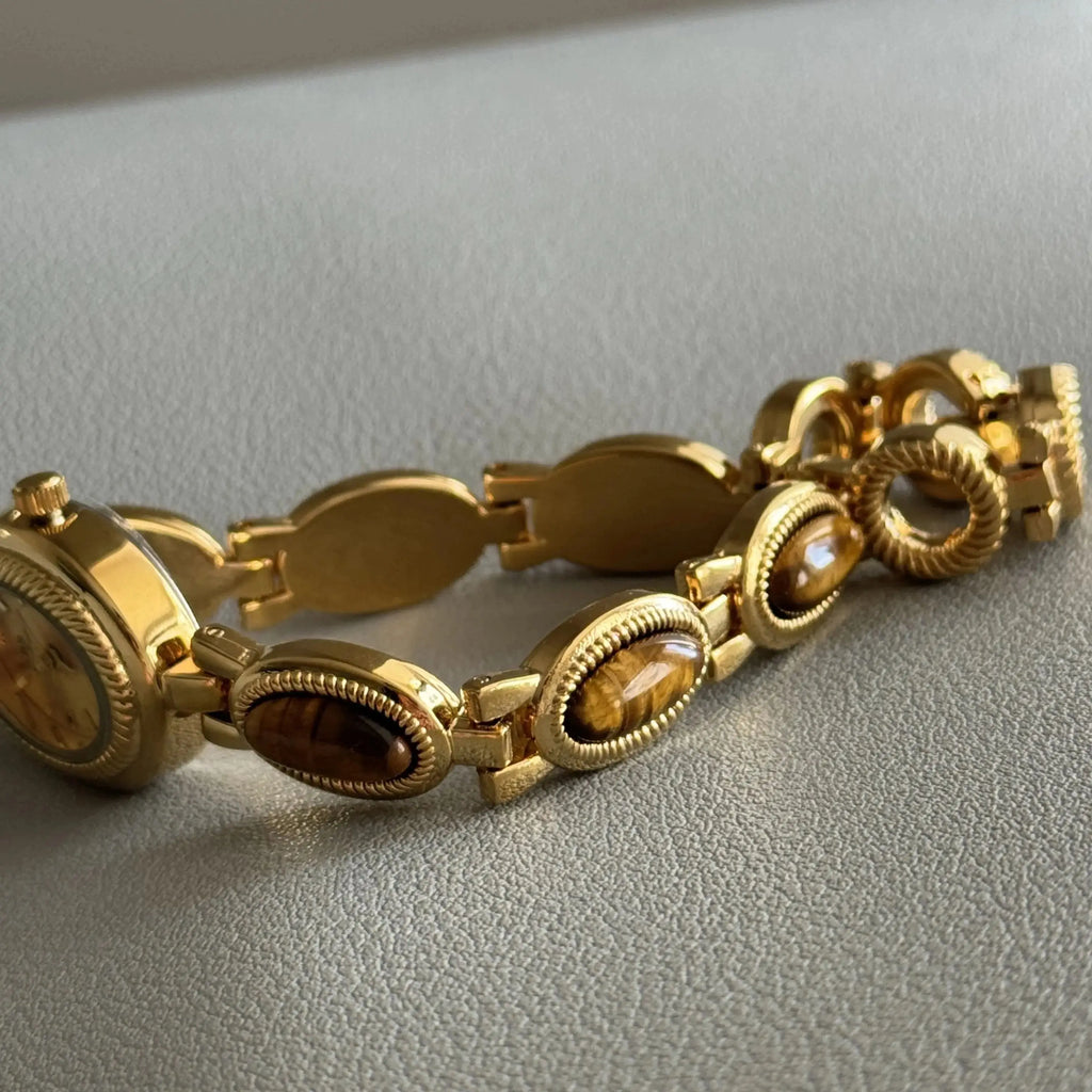 Golden Retro Women’s Watch with Jeweled Bracelet – Luxury Oval Dial Ladies Timepiece