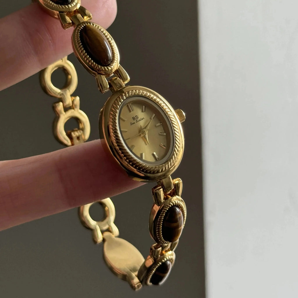 Golden Retro Women’s Watch with Jeweled Bracelet – Luxury Oval Dial Ladies Timepiece