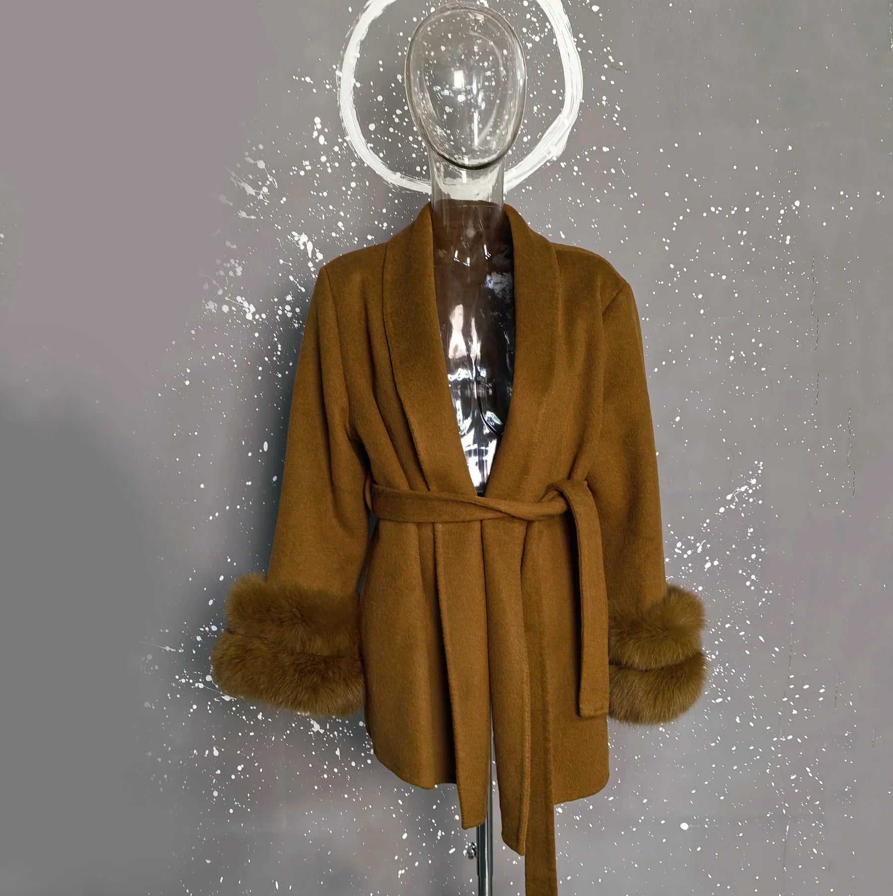 Elegant Woolen Overcoat with Fur Patchwork