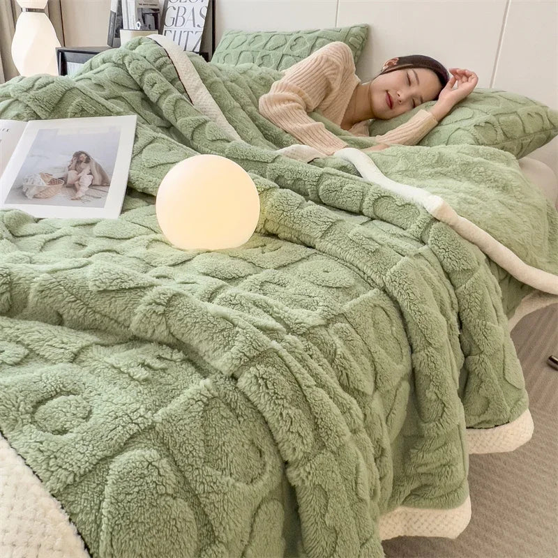 Warm Heart Plush Fleece Blanket – Soft Thick Winter Bed & Sofa Throw