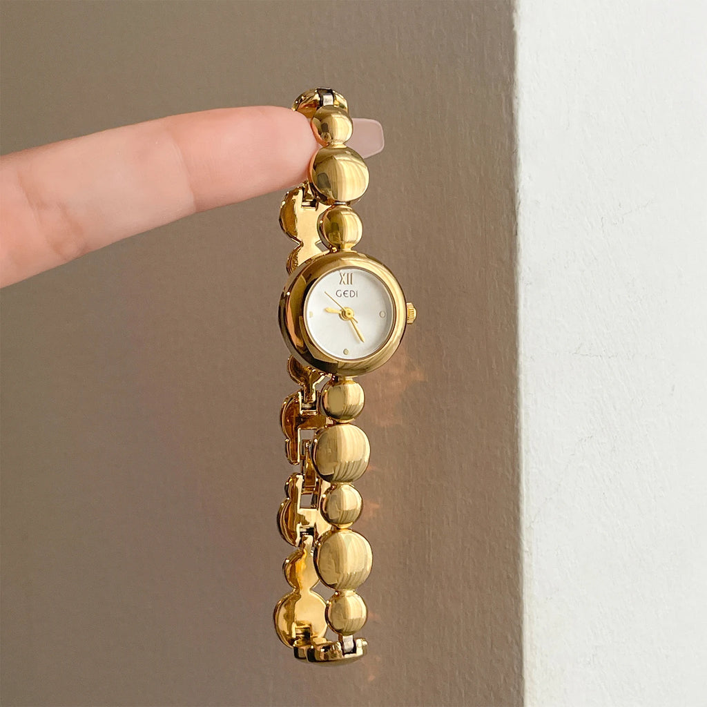 Retro Luxury Bracelet Women’s Watch – Small Dial Stainless Steel Quartz Timepiece