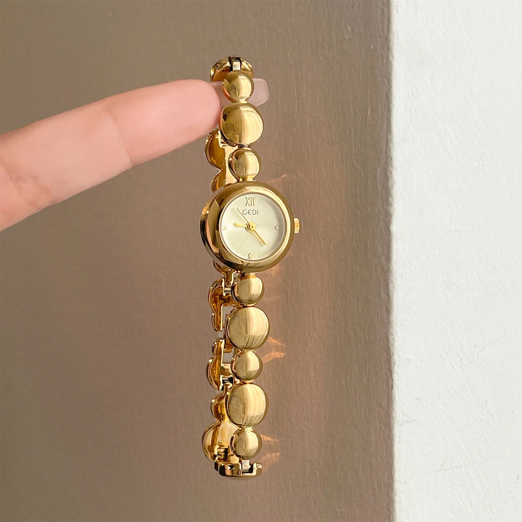 Retro Luxury Bracelet Women’s Watch – Small Dial Stainless Steel Quartz Timepiece