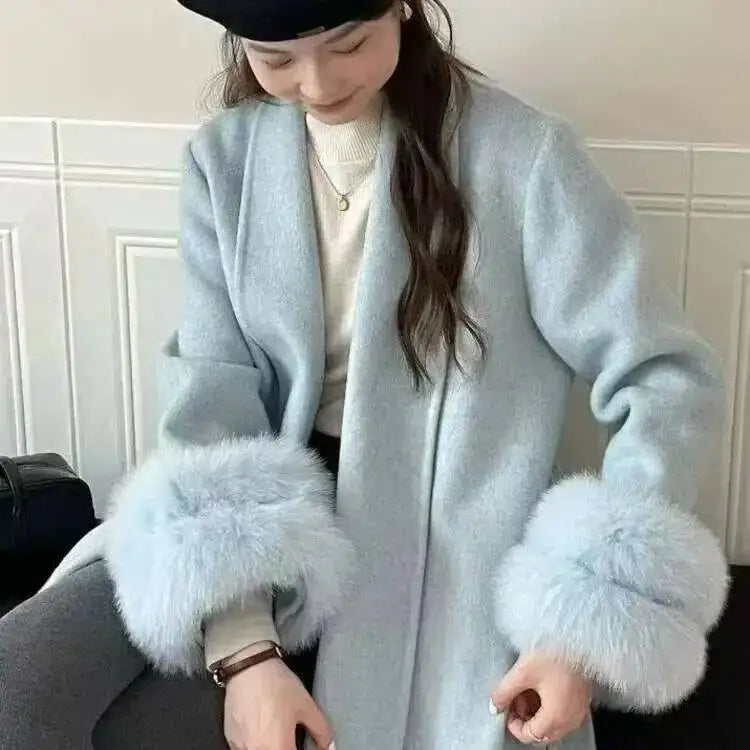 Elegant Woolen Overcoat with Fur Patchwork