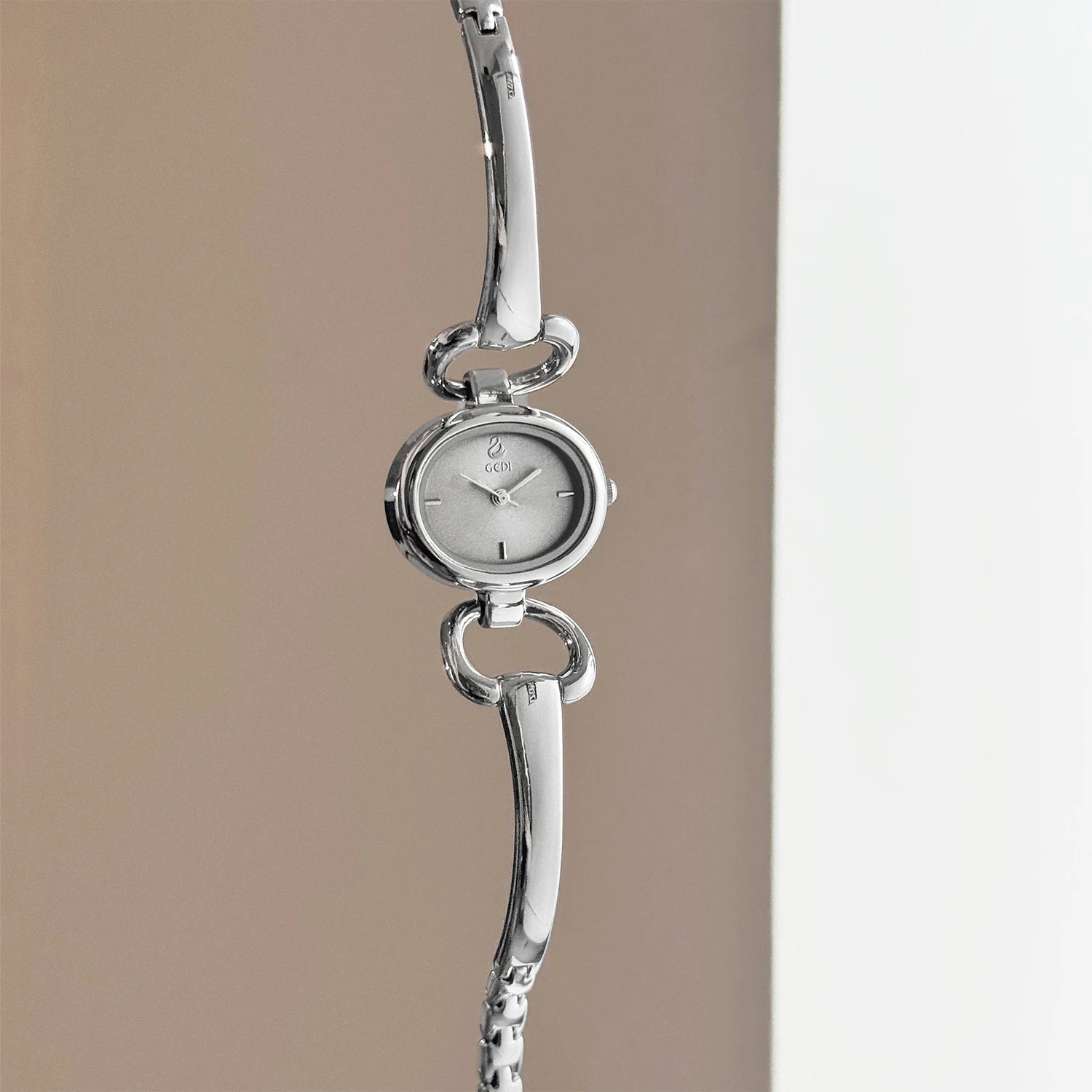 Luxury Vintage Women’s Skeleton Quartz Watch – Bracelet-Style Dress Wristwatch