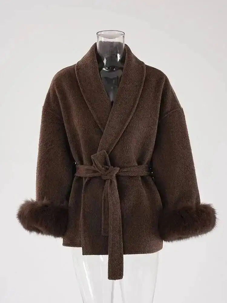 Elegant Woolen Overcoat with Fur Patchwork
