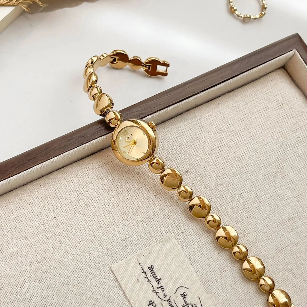 Retro Luxury Bracelet Women’s Watch – Small Dial Stainless Steel Quartz Timepiece
