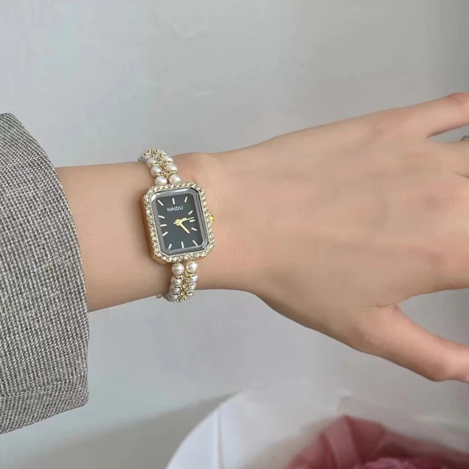 Pearl-Studded Bracelet Women’s Watch – Fashion Quartz Ladies Timepiece